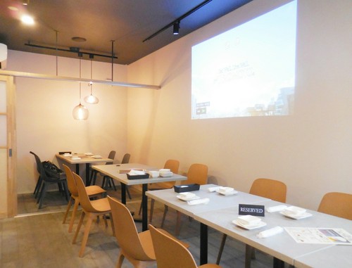 プロジェクターもございます。