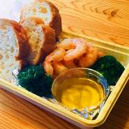 各種定食メニューをテイクアウト可能です。
事前のご予約・ご注文でスムーズにお渡しが可能です。

※一部料理・アヒージョセット(写真)はお値段そのままになります。