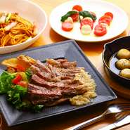 ライトディナーコース　　2000円
チーズフォンデュコース　2500円
ステーキディナーコース（飲み放題付き）　5000円
詳細は【メニュー】より、【コース】の項をご参照下さい。※写真はステーキディナーコースです。