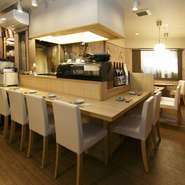 三角地帯の一角にある隠れ家【KUNIKAGE】。確かな腕の創作和食とこだわりのお酒をお楽しみいただき、ぜひ素敵なお時間をお過ごしください。