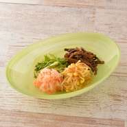 おすすめの自家製ナムル4種類の盛り合わせです。