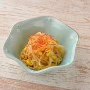 食感が楽しい豆もやしを自家製だれで仕上げました。