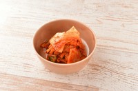 じっくり漬け込んだ韓国漬け物で王道の白菜キムチです。