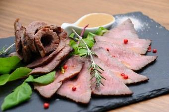 自家製ローストビーフ　ジャポネソース