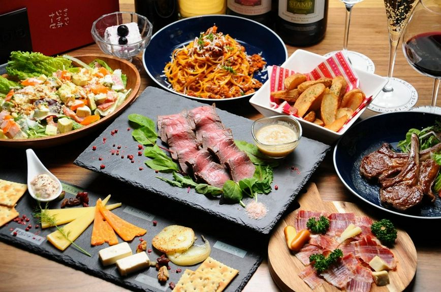 肉料理をメインにチーズや生ハムなどのバルメニューをイメージしたちょっとリッチなコースです。