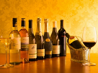 料理にあわせた美味しいワインで、ゆったりと寛いで