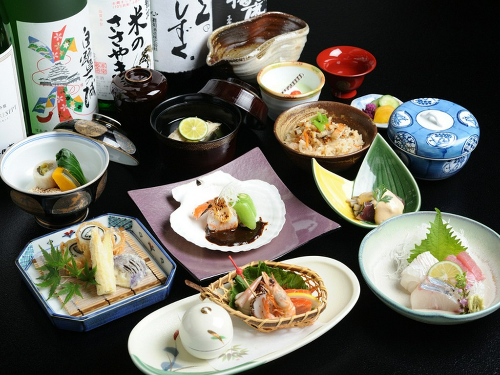 播磨地方の厳選された旬の食材を満喫『四季の懐石』