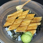 テイクアウト限定の特別価格です！

▪蒸しあなご丼　　　　1600円
▪ハーフ＆ハーフ丼　　1700円
▪焼きあなご丼　　　　1800円