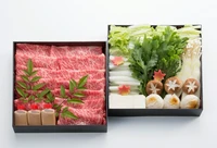 料亭川飛の「黒毛和牛のしゃぶしゃぶ」が
おうちでもお楽しみいただける
ご家庭用鍋セットです。
※ご予約は２人前からとなります。
※こちらの写真は３人前です。