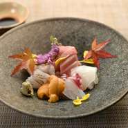 産地で選ぶのではなく、店主自ら「味」「質」にこだわって厳選、納得できるもののみを使用。食材を活かす調理法も和洋にこだわらず、美味しさを引き出すことのみで決めています。