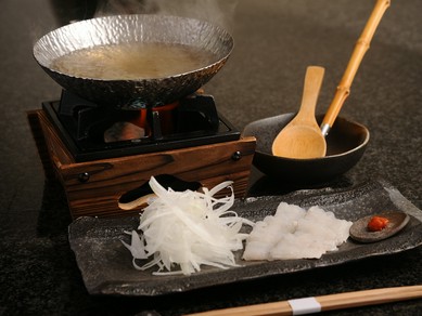 季節によってかわる魚と野菜のお出汁のしゃぶしゃぶ