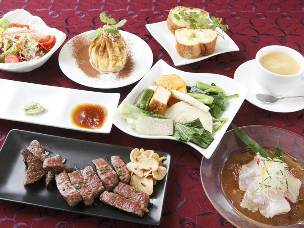 ボリュームともにご満足頂けるスペシャルなコースで新年会