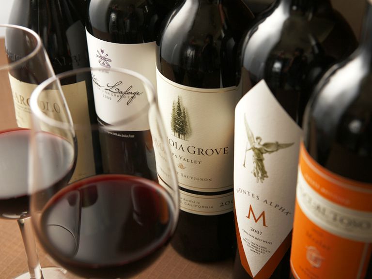 レパートリー豊富に取り揃えるこだわりのワイン