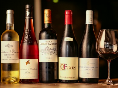 ワインはフランス産のみ、神戸牛との相性を考えて厳選