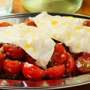 ミニトマトとブラータチーズ