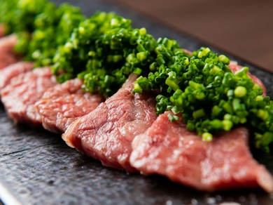 3種の薬味をつけていただく『ザブトン葱まみれ』