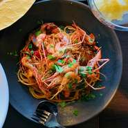 高知内外の旬の食材を使用した南イタリア カンパーニャ州の郷土料理をアルベログランデ風に表現したシンプルなお料理コースです。
ランチ限定コースとなっております。
※お料理 ３皿