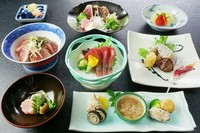 提供期間).
3月下旬～6月下旬
9月～11月下旬
※生鰹を使用しますので期間限定です