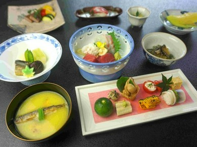 土佐会席料理(水無月会席) [夜]12,650円～ （税金、サービス料、個室料を含む）
