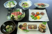 土佐あかうしを存分にお楽しみいただける会席となっております。

※詳細は店舗までお問合せ下さい。