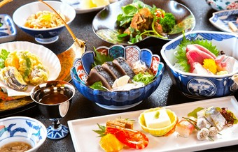 春の歓送迎会など各種ご宴会も承っております。