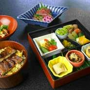 7月は土曜の丑の日♪
毎年恒例!!鰻上膳の提供開始♪
鰻白焼、鰻ざく、鰻巻玉子、鰻肝吸物、鰻丼などと季節の一品を…
値段は5,700円、昼のみ、前日までの要予約です。
8月末頃までを予定しております。