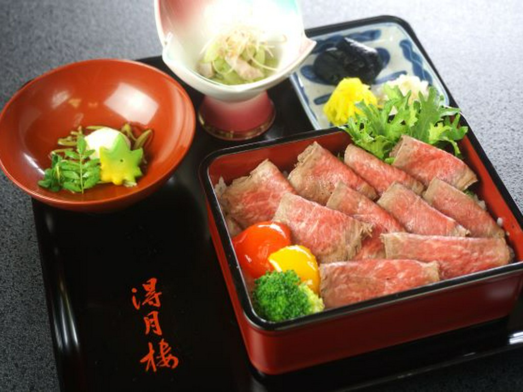 土佐あかうしのローストビーフ重 （税金、サービス料、個室料を含む）