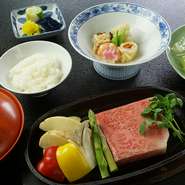 （税金、サービス料、個室料を含む）

[献立例]
・ステーキ(A5ランク黒毛和牛)
・焼き野菜
・御飯
・香の物
・つがに汁
・佐野ファームのベビーリーフ