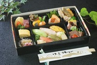 2日前までの要予約、店頭でのお受け取りになります。都合によりお受けできない場合もございますので、ご了承ください。
