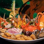 組物、寿司、刺身、酢物盛合せから組物のみなど色々な形で提供できます。2日前までの要予約、店頭でのお受け取りになります。都合によりお受けできない場合もございますので、ご了承ください。