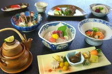 伝統の技に培われた土佐の代表的な料理をあますことなく満喫していただけます。
※写真はイメージです。