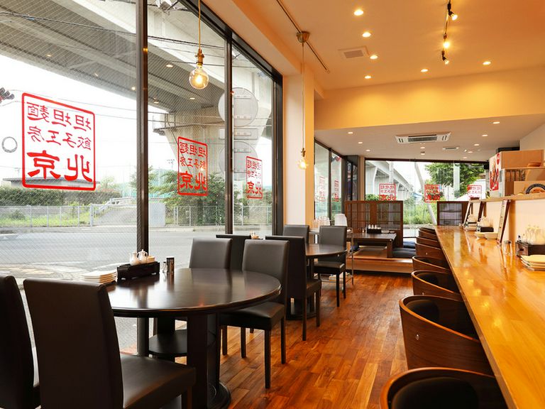 家族でもお一人様でも、ニーズに合わせてゆっくり食事ができる