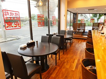 ファミリーからサラリーマンまで、幅広い層のお腹を満たす