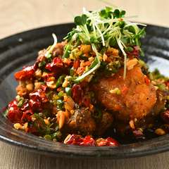 厚みのあるスペアリブに大満足『中華風スパイシースペアリブ（3本）』