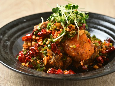 厚みのあるスペアリブに大満足『中華風スパイシースペアリブ（3本）』