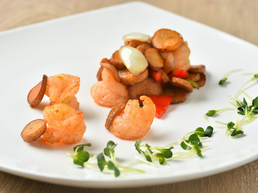 プリプリ食感が楽しめる『エビとエリンギ炒め』