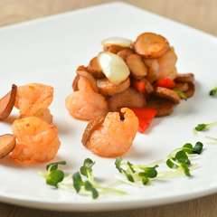 プリプリ食感が楽しめる『エビとエリンギ炒め』