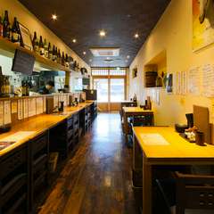 二人で座るカウンター席は、一番近くにいられる特別な空間