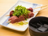 苦手な人にもぜひ一度試してほしい、レバーのおいしさを実感できる『白レバー』（数量限定）