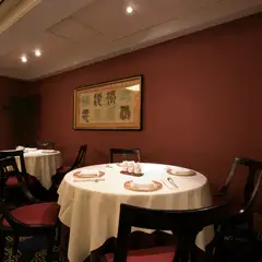 スタイリッシュモダンなインテリアが非日常感を演出