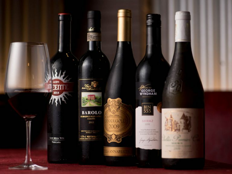 イタリア産を中心に、世界の高品質ワインをお手頃価格でご提供