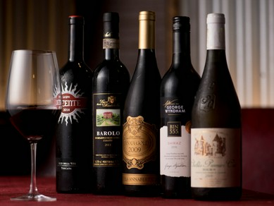 イタリア産を中心に、世界の高品質ワインをお手頃価格でご提供