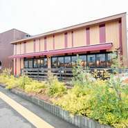 ビール派の方には、「モレッティ」など人気のイタリア産ビールもご用意。石窯焼きの本格ピッツァとの相性が抜群です。他に、カクテル、サワー、イタリアンに合う厳選日本酒や焼酎など、幅広いドリンクが揃います。