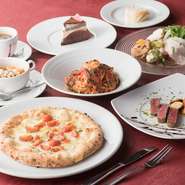 天井が高く広々とした空間は各種の集りにも人気。会社の宴会、歓送迎会、ママ会、同窓会、誕生日パーティーなど、多彩なシーンを楽しめます。名物料理をお得に味わえる『ベレッツァコース』など、コースのご用意も。