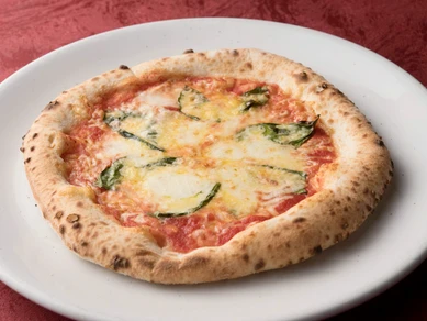 “幻の小麦”ハルユタカ『マルゲリータ』 Sサイズ940円(税込1015円) Mサイズ1460円(税込1577円)