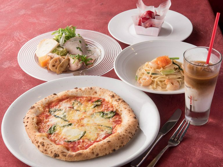 ランチにもディナーにも。女子会を満喫できる魅力のセットが多数