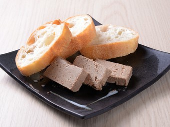 くせがなく、優しい味。ワインが進む『レバーパテ』