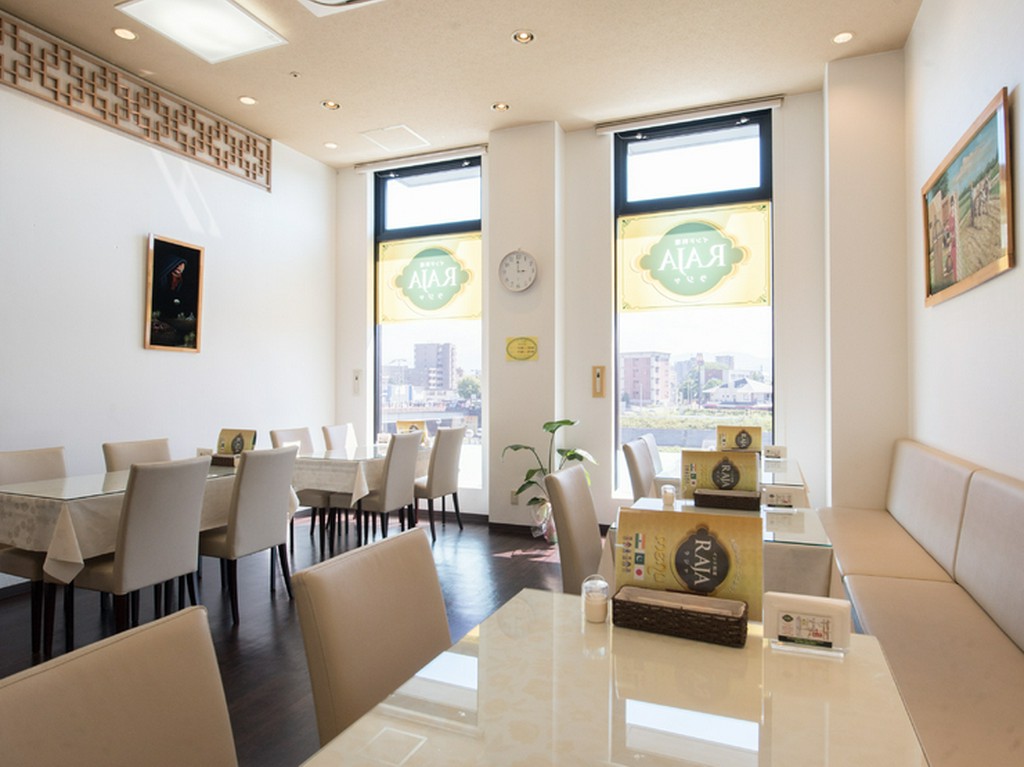 おしゃべりにも花が咲き、時間を忘れて過ごすひととき