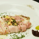 ・道産豚肩ロースのコンフィ　990円
・ラム肩ロース　1,100円
・道産鶏もも　～炭塩～　650円
・エビ焼き（4尾）　720円