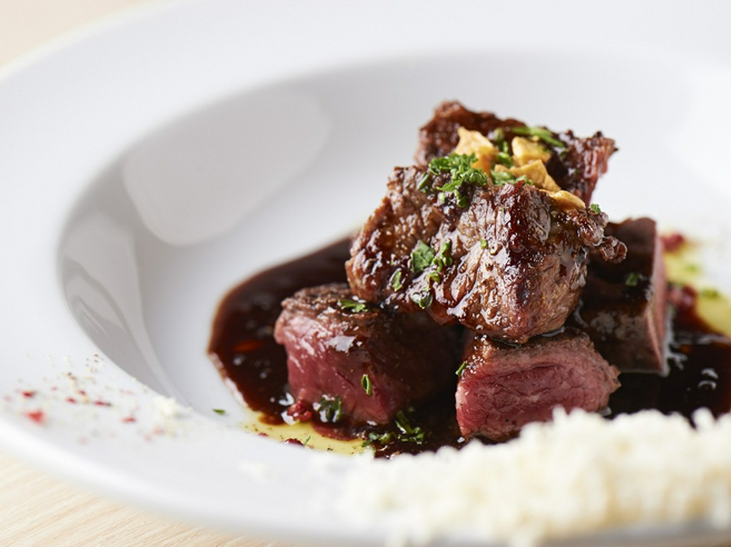 和牛シャトーブリアン。特製ビオレマスタードソース＆山わさび。